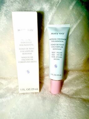 NIB Original Mary Kay Medium Coverage Foundation Ivory 200 1 FL OZ- Discontinued